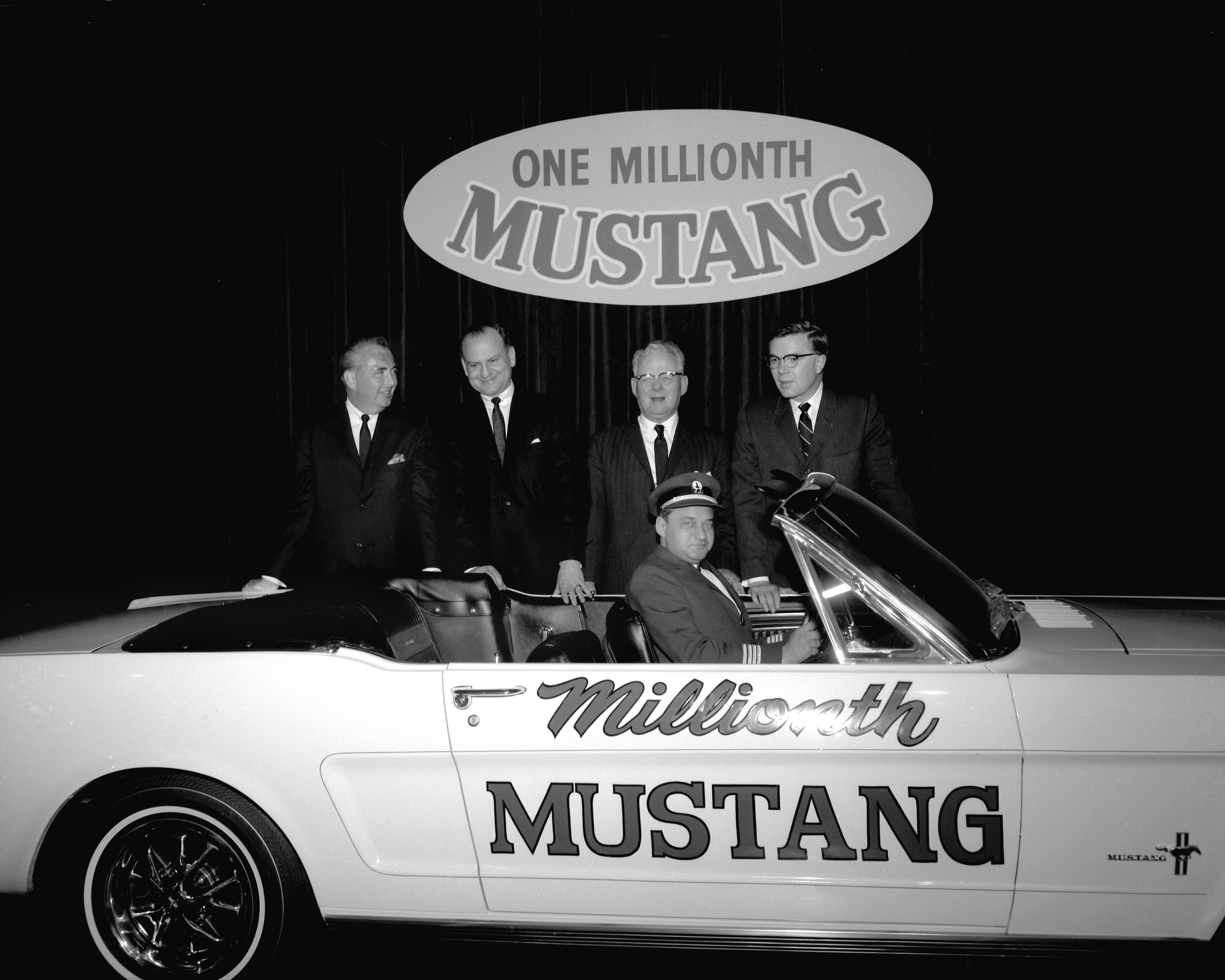 167901_5_1966_Ford_Mustang_conv_Millionth_Mustang_neg_147061-001